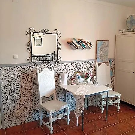 Alojamento de Acomodação e Pequeno-almoço Casa Coloridos 4*