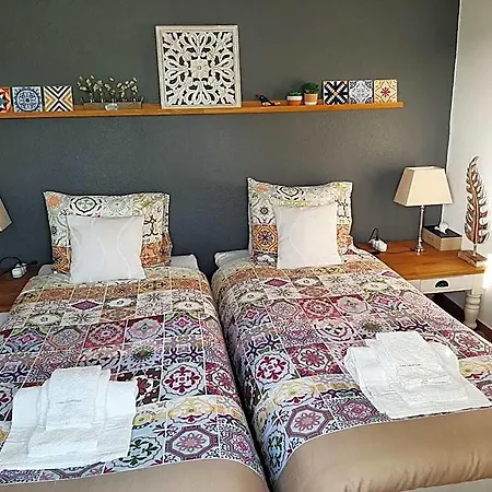 Alojamento de Acomodação e Pequeno-almoço Casa Coloridos 4*